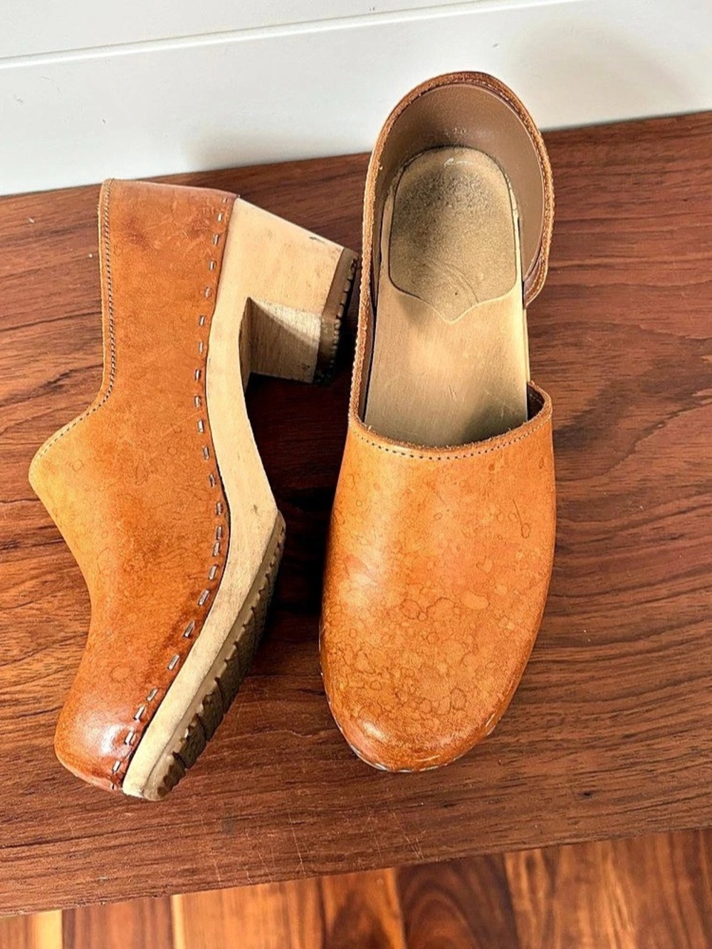 Sandgrens Tan Brown Leather Owl Wood Clogs Shoes Block Heel Closed Toe 37 US 6.5 - Picture 4 of 9